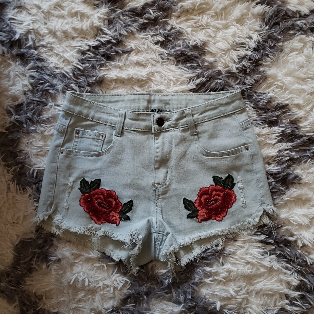 Windsor Floral Embroidery Denim Shorts Small